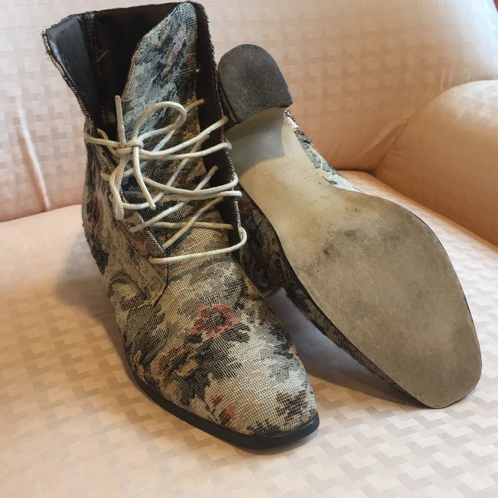 VINTAGE 90s Victorian Tapestry Boots - Picture 3 of 6